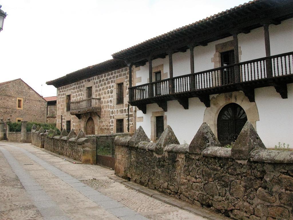 Hostal Visontium Vinuesa Buitenkant foto