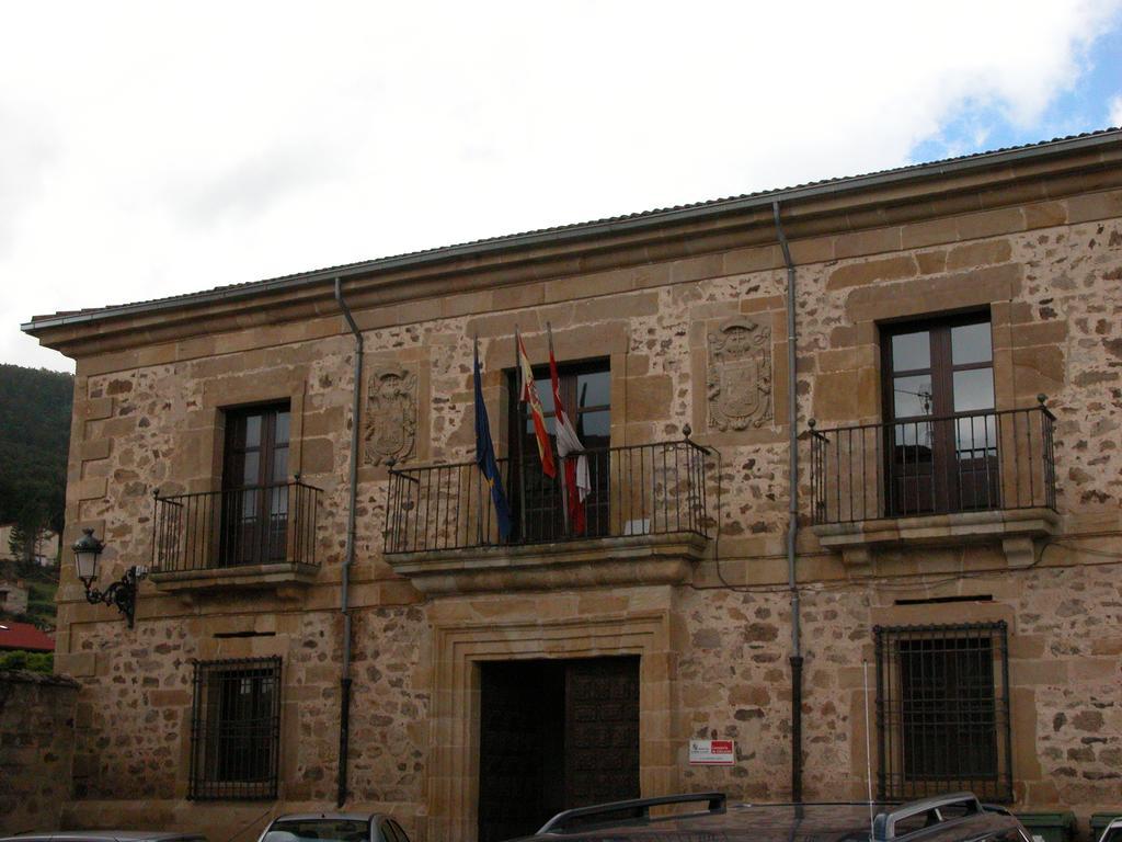 Hostal Visontium Vinuesa Buitenkant foto