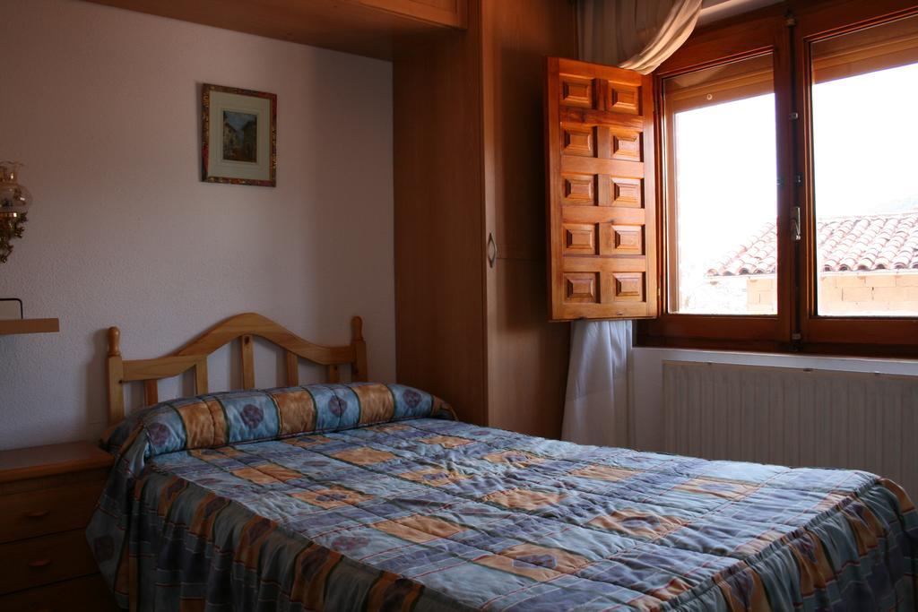 Hostal Visontium Vinuesa Buitenkant foto